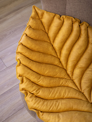 Лежанки, коврики, домики Mr.Kranch Лежанка Mr.Kranch для собак Листочек средняя двусторонняя с имитацией кожи, размер 90х65х5см, охра (вид 3) Лежанки, коврики, домики Mr.Kranch Лежанка Mr.Kranch для собак Листочек средняя двусторонняя с имитацией кожи, размер 90х65х5см, охра (фото, вид 3)