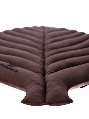 Лежанки, коврики, домики Mr.Kranch Лежанка Mr.Kranch для собак Листочек средняя, размер 90х65х5см, коричневая (вид 2) Лежанки, коврики, домики Mr.Kranch Лежанка Mr.Kranch для собак Листочек средняя, размер 90х65х5см, коричневая (фото, вид 2)