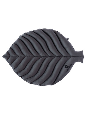 Лежанки, коврики, домики Mr.Kranch Лежанка Mr.Kranch для собак Листочек средняя, размер 90х65х5см, серая (вид 6) Лежанки, коврики, домики Mr.Kranch Лежанка Mr.Kranch для собак Листочек средняя, размер 90х65х5см, серая (фото, вид 6)