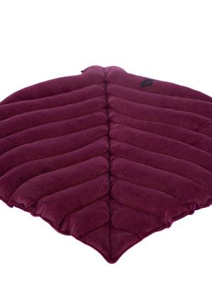 Лежанки, коврики, домики Mr.Kranch Лежанка Mr.Kranch для собак Листочек средняя, размер 90х65х5см, фиолетовая (вид 7) Лежанки, коврики, домики Mr.Kranch Лежанка Mr.Kranch для собак Листочек средняя, размер 90х65х5см, фиолетовая (фото, вид 7)